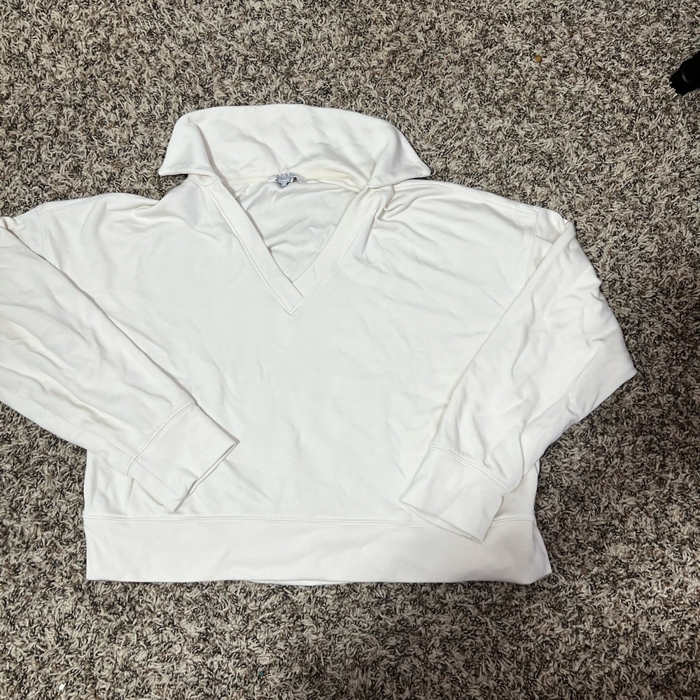 Danskin Cream V-Neck Pullover